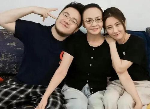 娱乐八卦吃瓜用的歌曲叫什么,揭秘娱乐八卦界的“瓜田”旋律  第2张