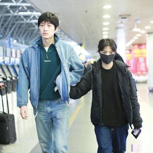 读心术娱乐圈顶流都跟着我吃瓜,娱乐圈顶流纷纷跟随我吃瓜  第3张