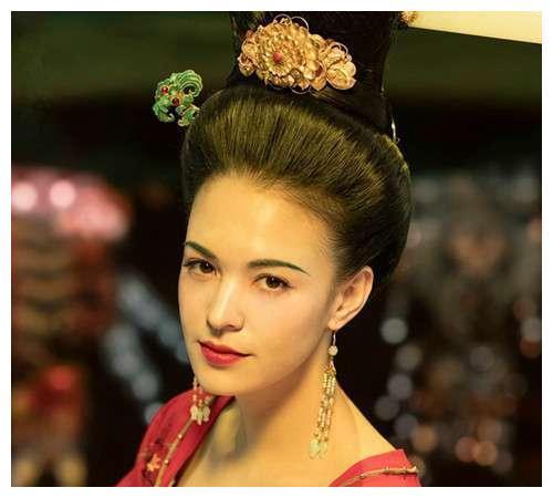 吃瓜娱乐圈贵妃百度云资源,娱乐圈秘闻大揭秘,独家百度云资源限时放送  第2张 吃瓜娱乐圈贵妃百度云资源,娱乐圈秘闻大揭秘,独家百度云资源限时放送  第2张