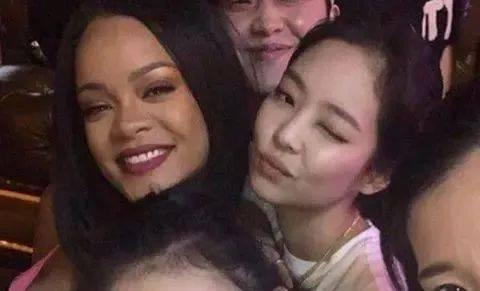 娱乐吃瓜酱父母,揭秘明星父母背后的故事 第2张 娱乐吃瓜酱父母,揭秘明星父母背后的故事 第2张