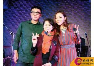 娱乐吃瓜大创作,揭秘明星们的幕后故事与甜蜜瓜皮  第1张